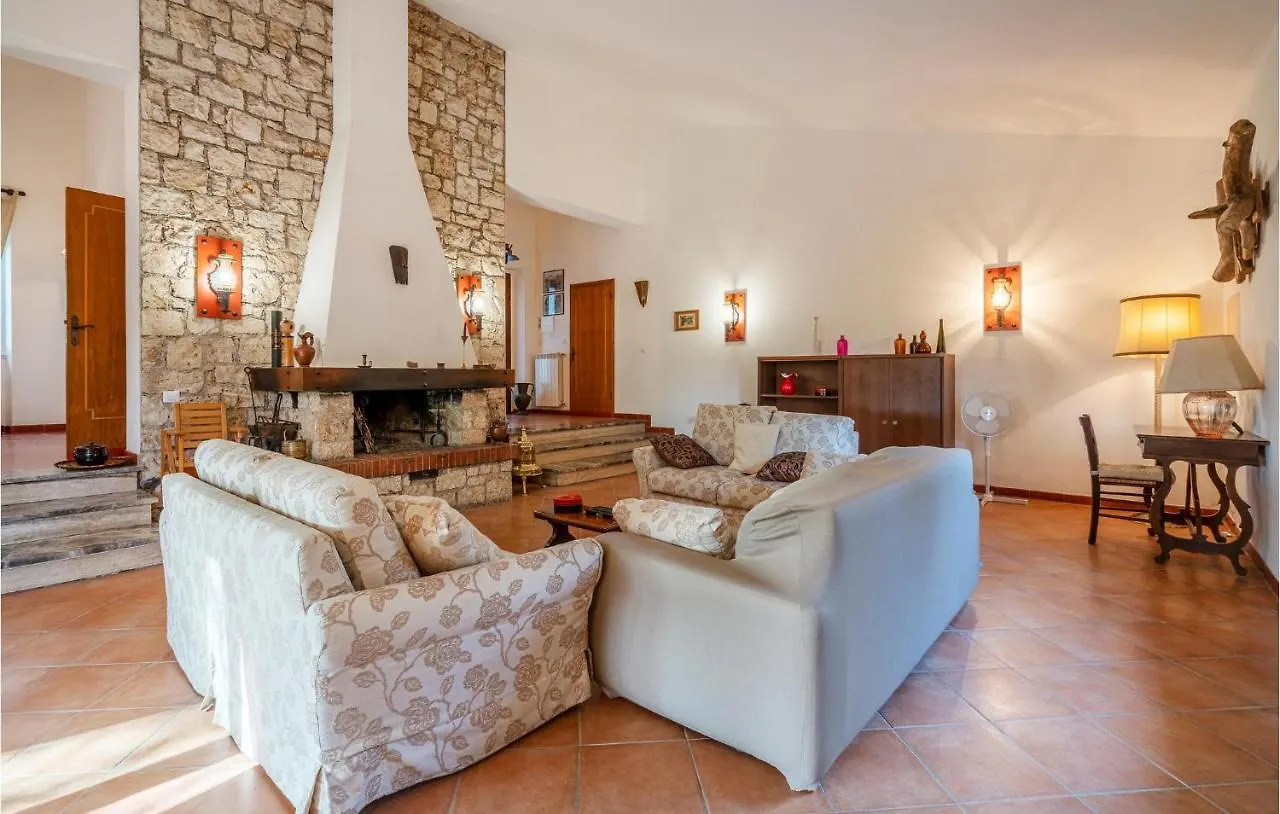 Amazing Home In Saturnia With Wifi